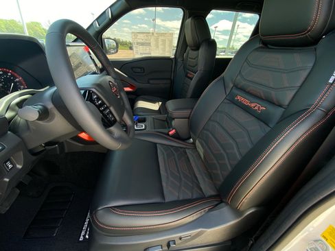 New 2026 Nissan Frontier PRO-4X w/ Pro Premium Package AWD/4WD image 10
