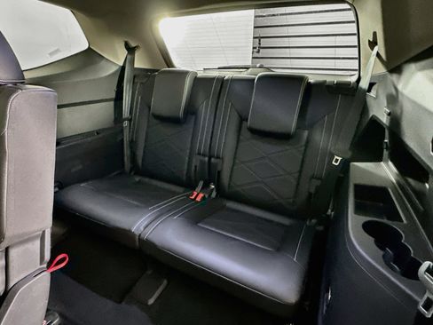 Used 2025 Volkswagen Atlas SE FWD image 29