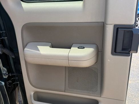 Used 2006 Ford F150 XLT RWD image 14