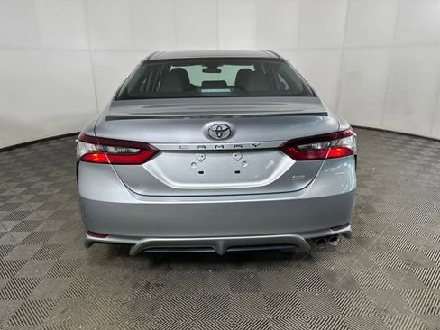 Used 2023 Toyota Camry SE image 4