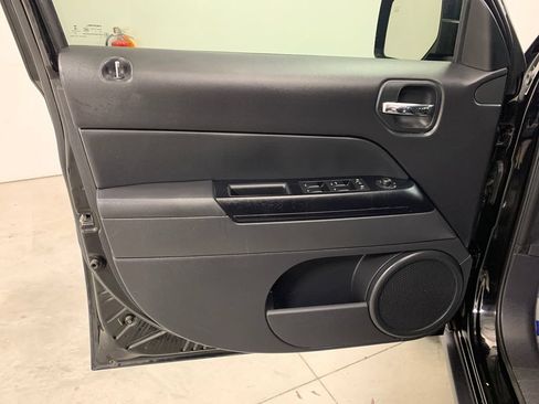 Used 2016 Jeep Patriot Sport w/ Power Value Group AWD/4WD image 18
