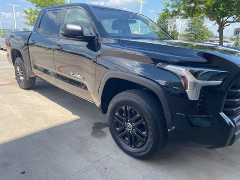 Used 2024 Toyota Tundra SR5 w/ SR5 Convenience Package AWD/4WD image 4