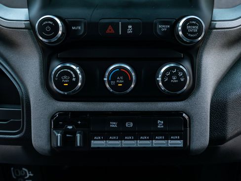 Used 2024 RAM 3500 Tradesman w/ Chrome Appearance Group image 27