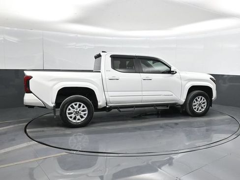 Used 2024 Toyota Tacoma SR5 RWD image 4