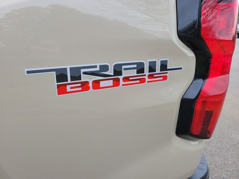 Used 2023 Chevrolet Colorado Trail Boss image 26