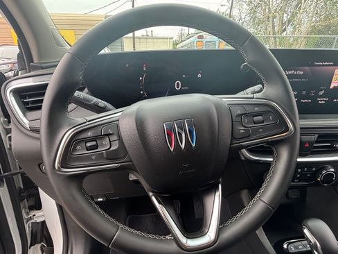 Used 2025 Buick Encore GX Preferred AWD/4WD image 24