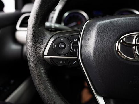 Used 2021 Toyota Camry LE image 14