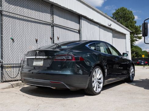 Used 2014 Tesla Model S 85 image 5