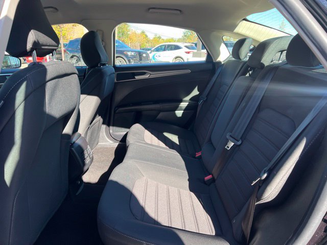 Used 2020 Ford Fusion SE FWD image 16