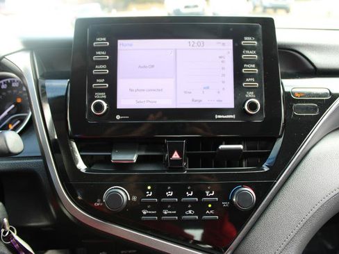 Used 2021 Toyota Camry LE image 26