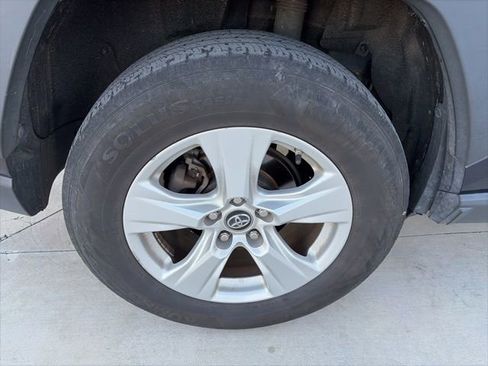 Used 2019 Toyota RAV4 XLE image 10