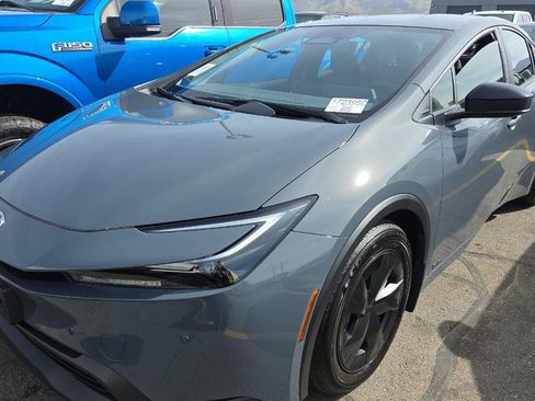 Used 2024 Toyota Prius LE image 5