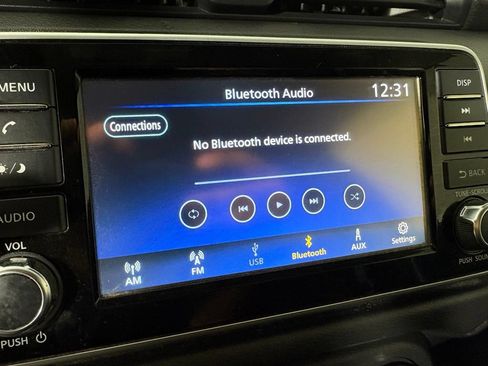 Used 2022 Nissan Versa S FWD image 27