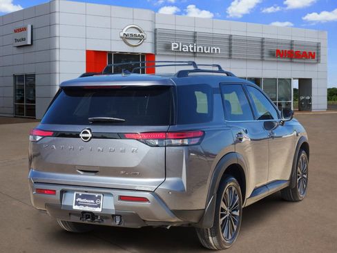 New 2026 Nissan Pathfinder SL image 4