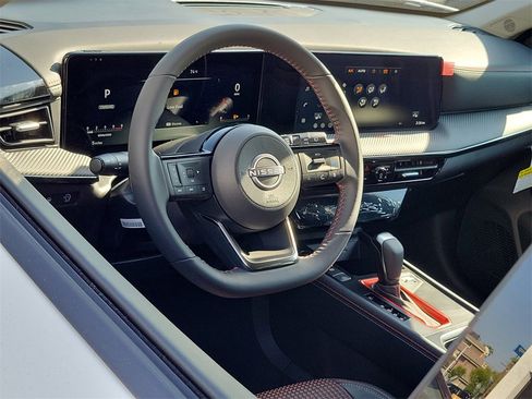 New 2026 Nissan Kicks SR w/ Cold Weather Package image 4