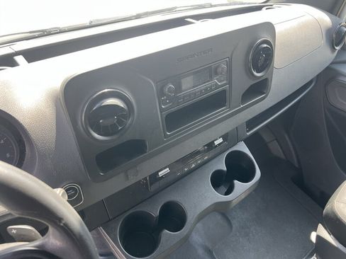 Used 2021 Mercedes-Benz Sprinter 2500 image 17