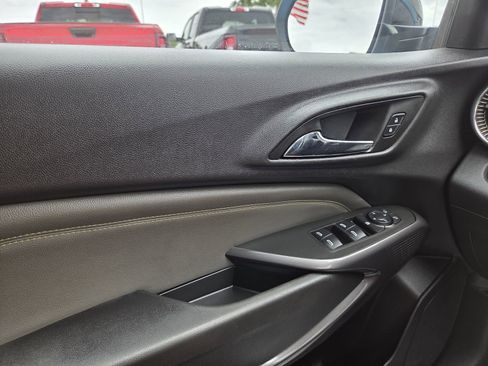 Used 2025 Chevrolet Trax ACTIV w/ Driver Confidence Package FWD image 37