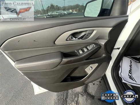 Used 2023 Chevrolet Traverse LT w/ Midnight/Sport Edition image 21