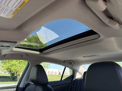 Used 2023 Nissan Sentra SR w/ SR Premium Package FWD image 4