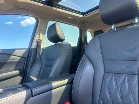 Certified 2025 Nissan Rogue Platinum FWD image 43