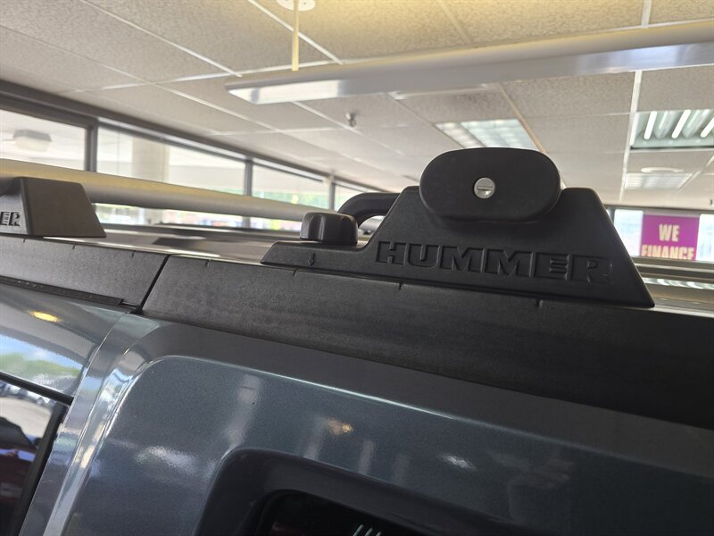 Used 2005 HUMMER H2 w/ Preferred Equipment Group AWD/4WD image 28