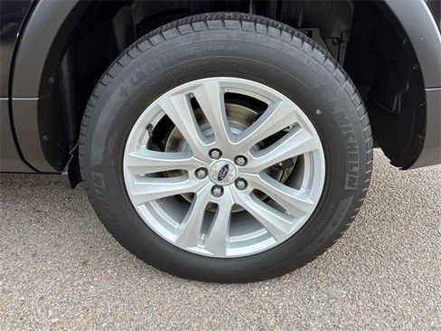 Used 2019 Ford Explorer XLT image 31