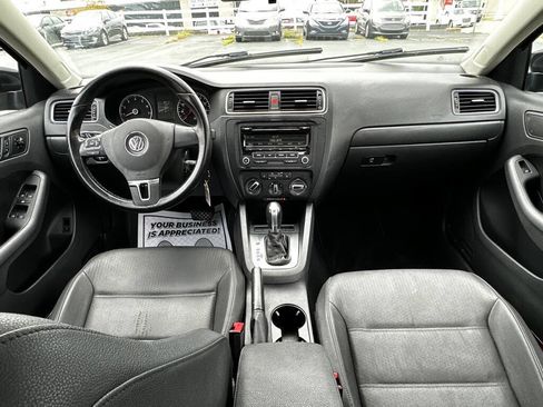Used 2012 Volkswagen Jetta SE FWD image 13