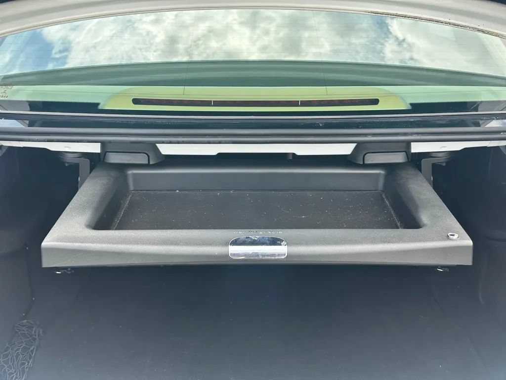 Used 2016 Mercedes-Benz E 350 Sedan w/ Premium Package image 7