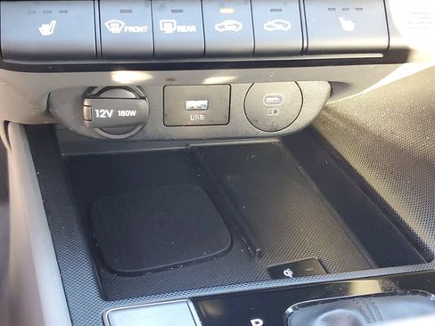 Used 2025 Hyundai Elantra SEL FWD image 23