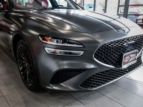Used 2022 Genesis G70 3.3T Launch Edition image 10