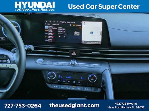 Certified 2022 Hyundai Elantra Limited FWD image 18