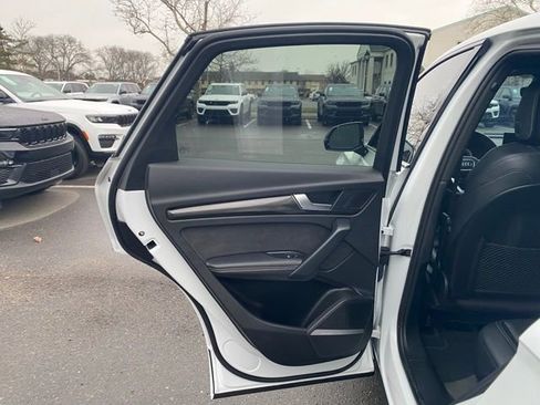 Used 2023 Audi SQ5 Prestige image 27
