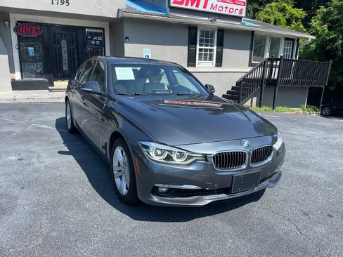 Used 2016 BMW 328i xDrive Sedan w/ Technology Package AWD/4WD image 4
