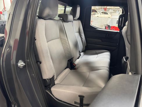 Certified 2025 Toyota Tacoma SR5 AWD/4WD image 17