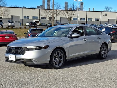 Used 2023 Honda Accord EX image 3