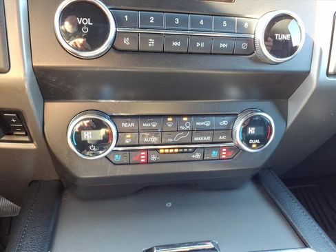 Used 2020 Ford Expedition XLT w/ Equipment Group 202A image 30