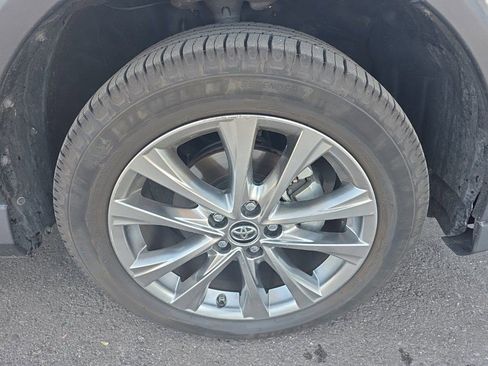Used 2017 Toyota RAV4 Limited image 6