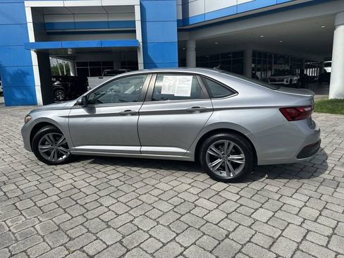 Used 2024 Volkswagen Jetta SE FWD image 14