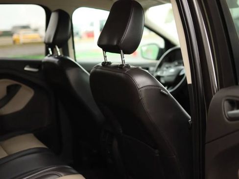 Used 2019 Ford Escape SEL AWD/4WD image 42