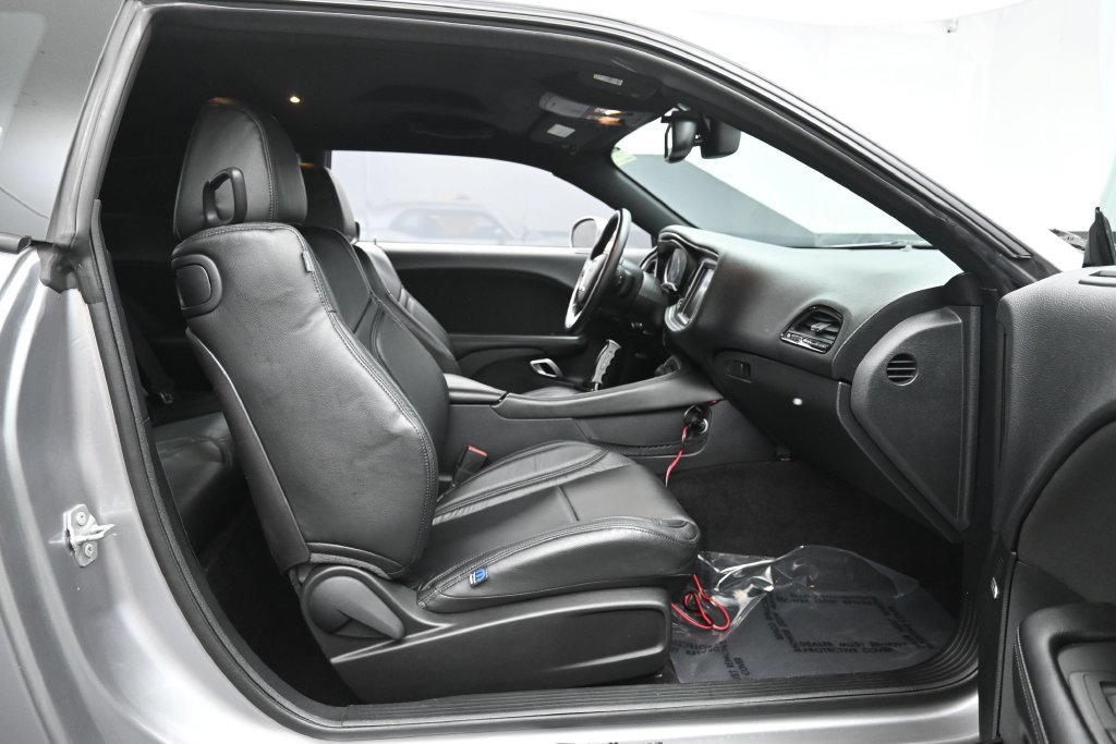 Used 2016 Dodge Challenger R/T Scat Pack RWD image 28