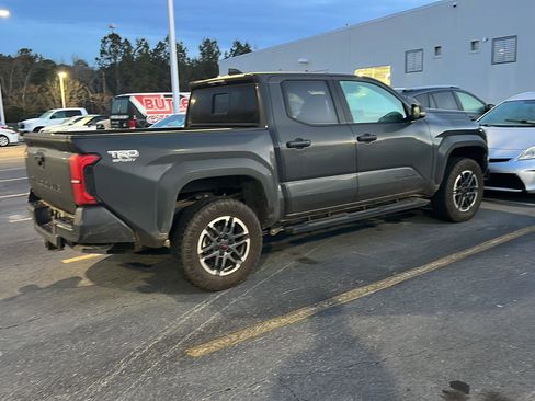 Used 2024 Toyota Tacoma TRD Sport w/ TRD Sport Upgrade Package image 7