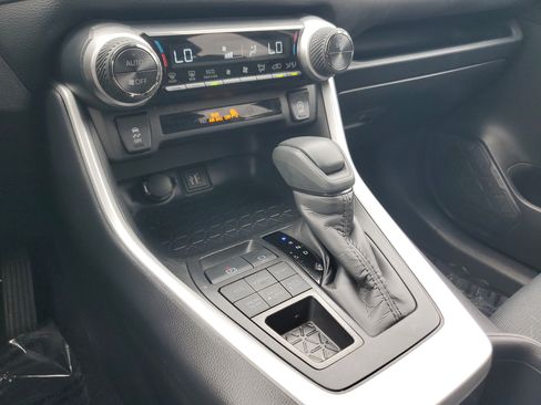 Certified 2025 Toyota RAV4 XLE AWD/4WD image 30