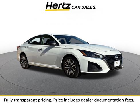 Used 2025 Nissan Altima 2.5 SV FWD image 1