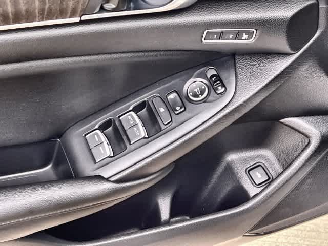Used 2019 Honda Accord Touring image 30