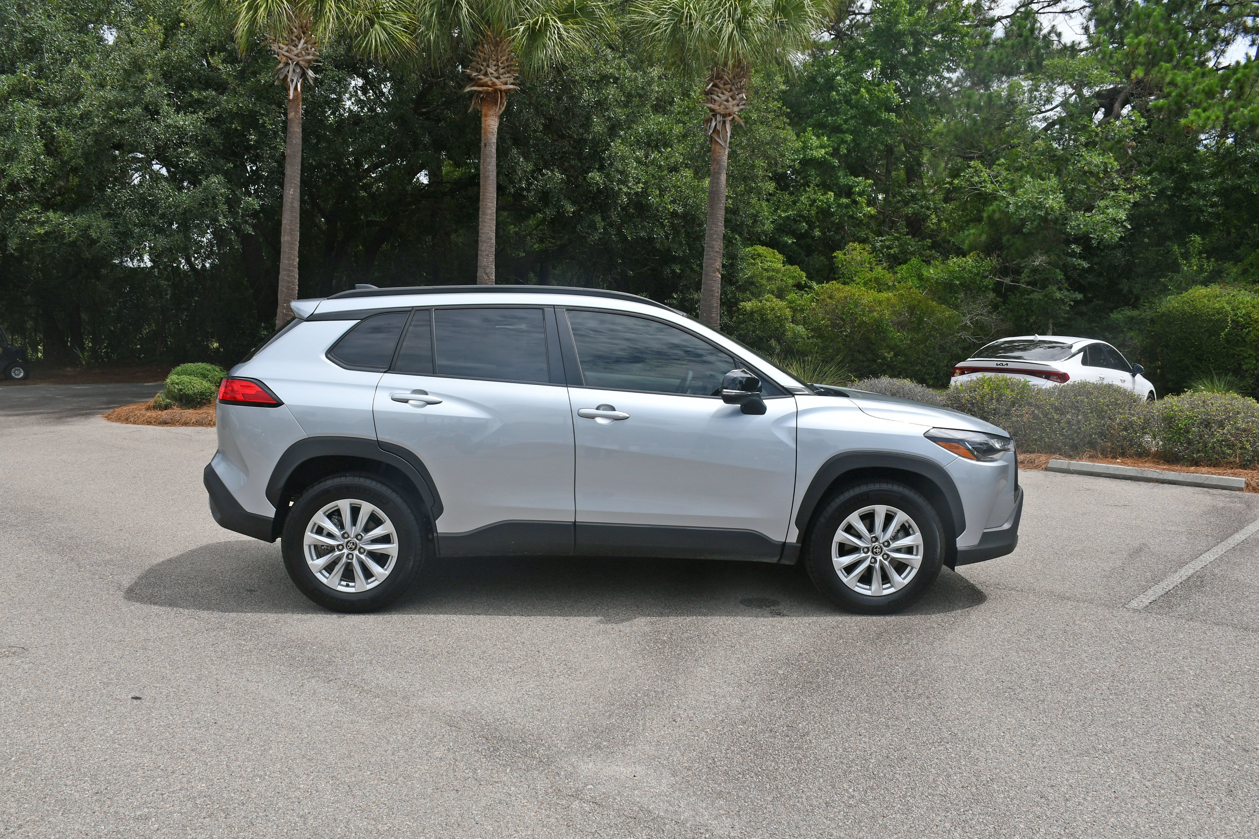 Certified 2025 Toyota Corolla Cross LE w/ Moonroof Package FWD image 2
