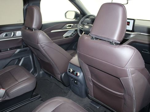 New 2026 Ford Explorer Platinum image 33