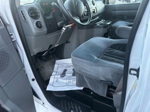 Used 2010 Ford E-150 and Econoline 150 image 29