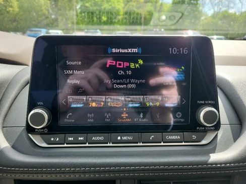 Used 2023 Nissan Rogue S AWD/4WD image 12