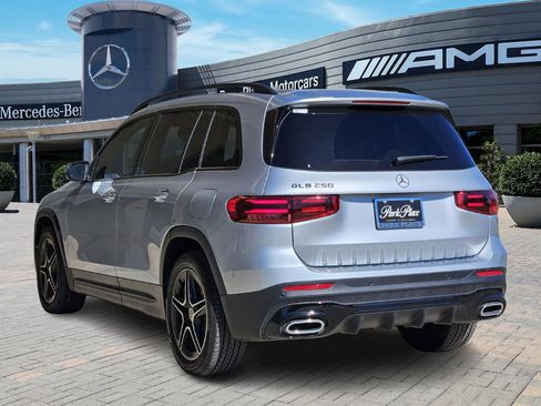 Certified 2024 Mercedes-Benz GLB 250 image 4