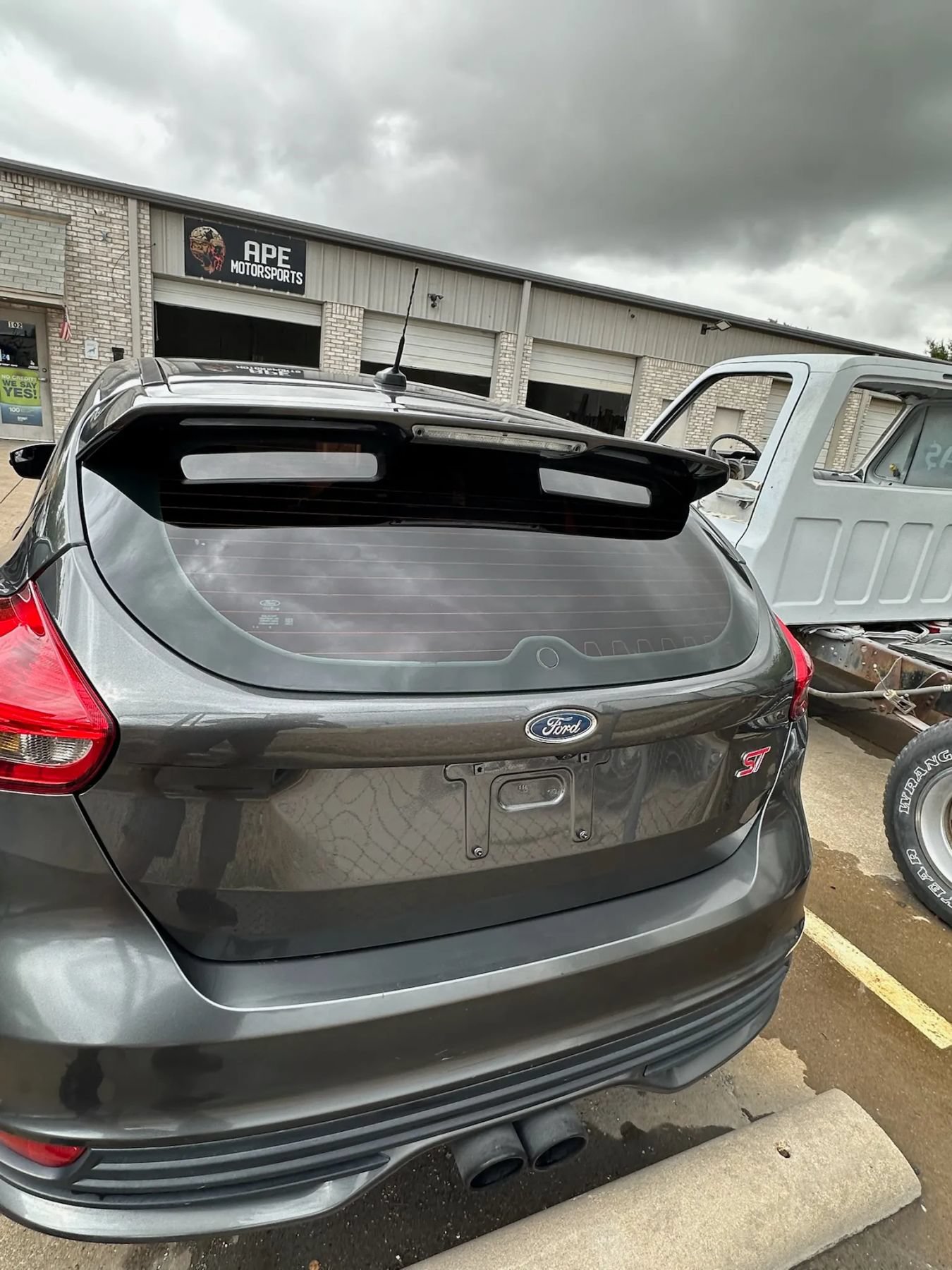 Used 2018 Ford Focus ST w/ Equipment Group 401A FWD image 3